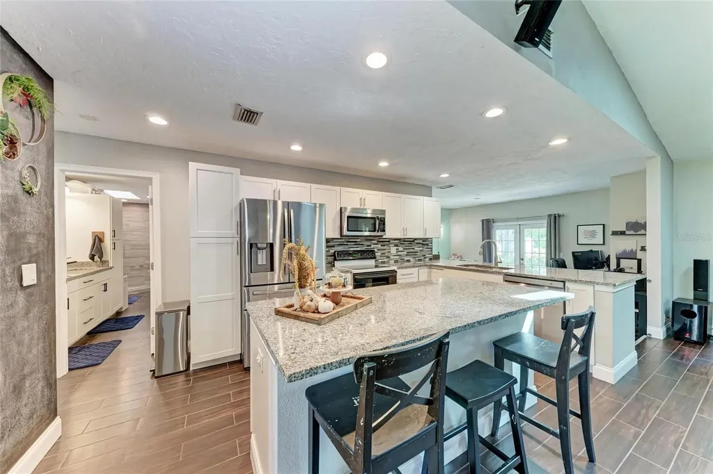 1821 Racimo Drive Sarasota FL 34240