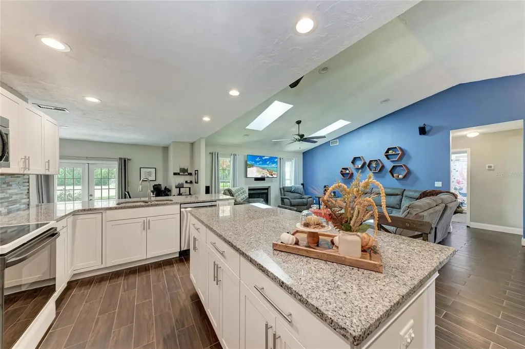 1821 Racimo Drive Sarasota FL 34240