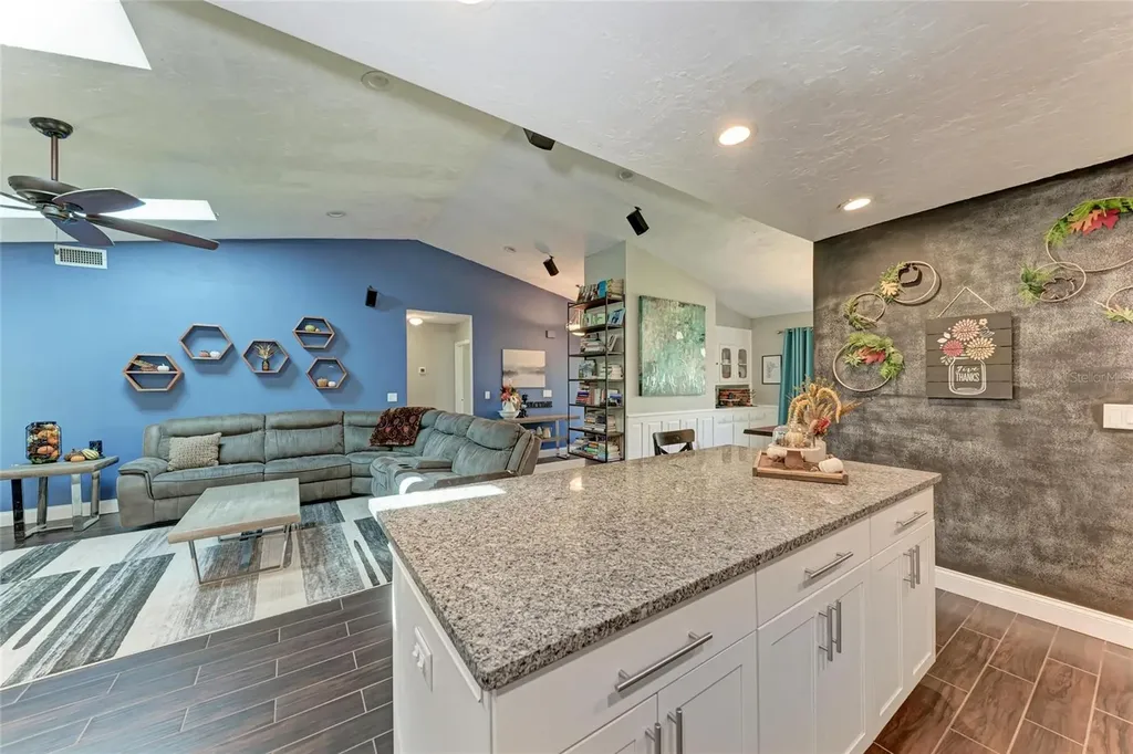 1821 Racimo Drive Sarasota FL 34240
