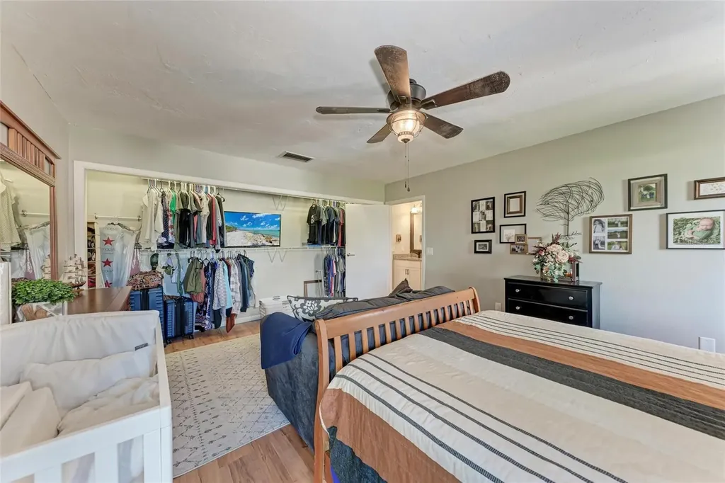 1821 Racimo Drive Sarasota FL 34240