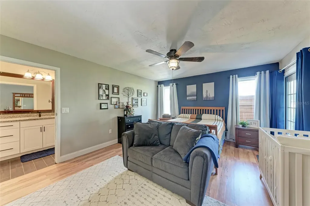 1821 Racimo Drive Sarasota FL 34240