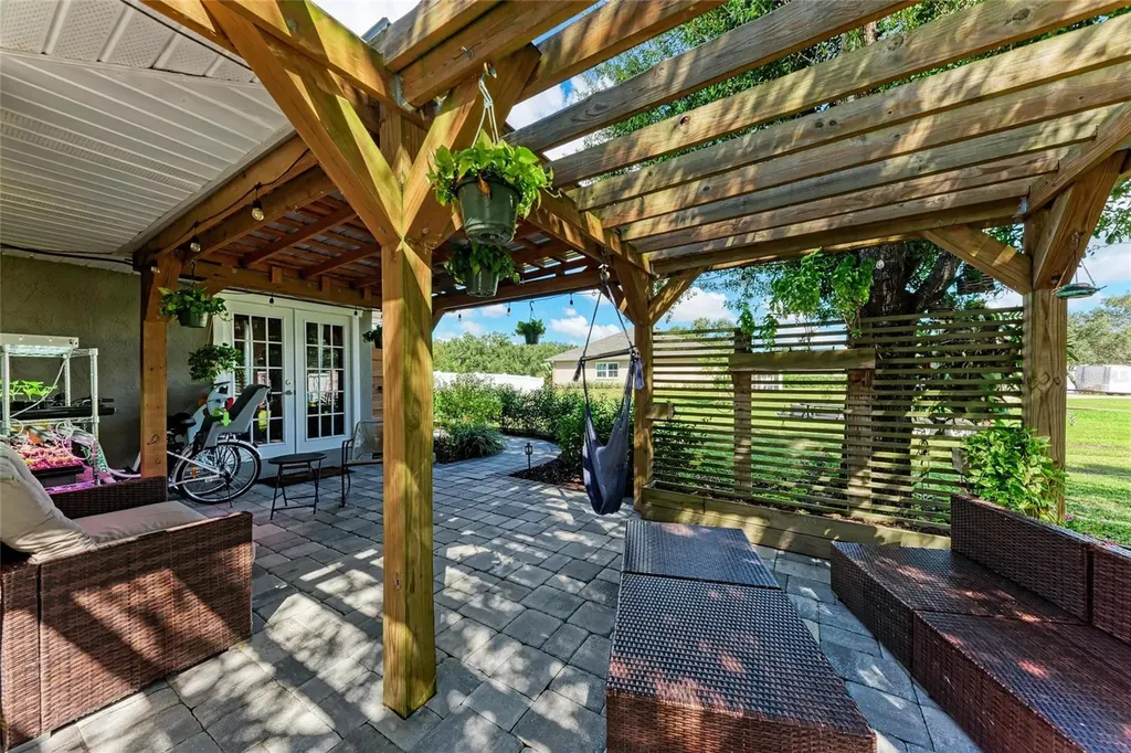 1821 Racimo Drive Sarasota FL 34240