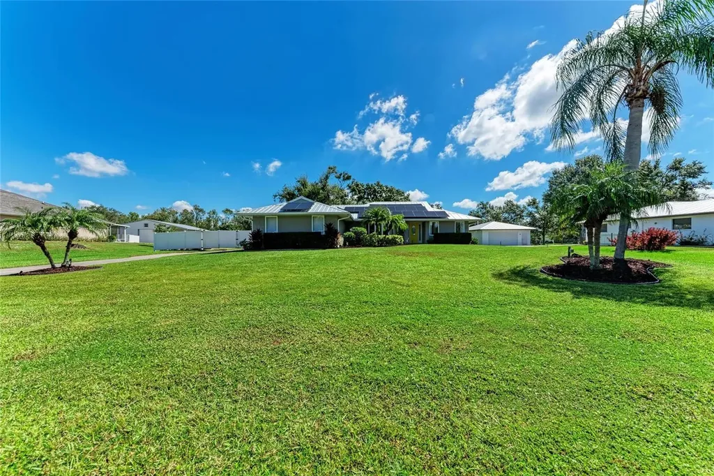 1821 Racimo Drive Sarasota FL 34240