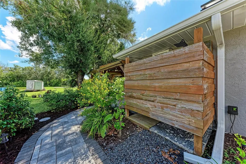 1821 Racimo Drive Sarasota FL 34240