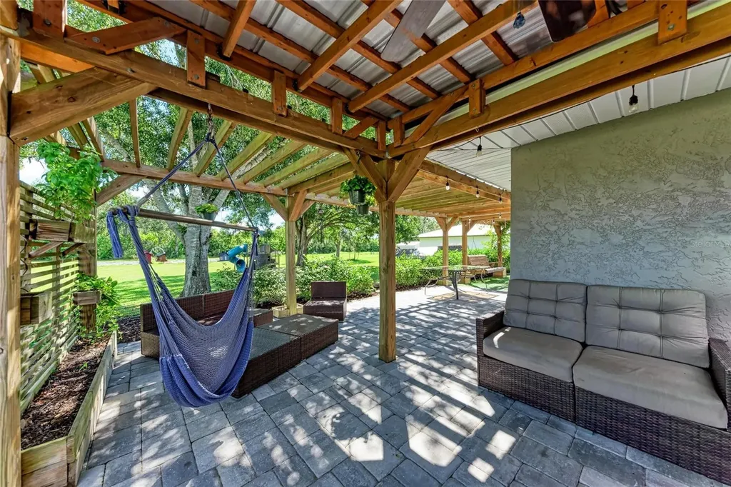 1821 Racimo Drive Sarasota FL 34240
