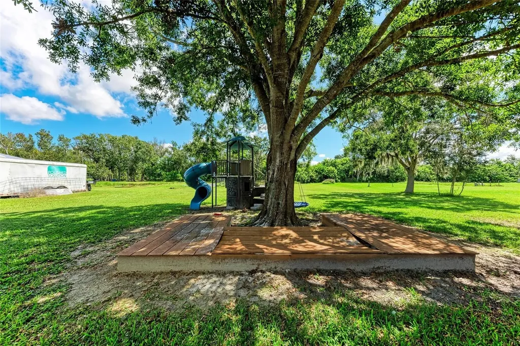 1821 Racimo Drive Sarasota FL 34240