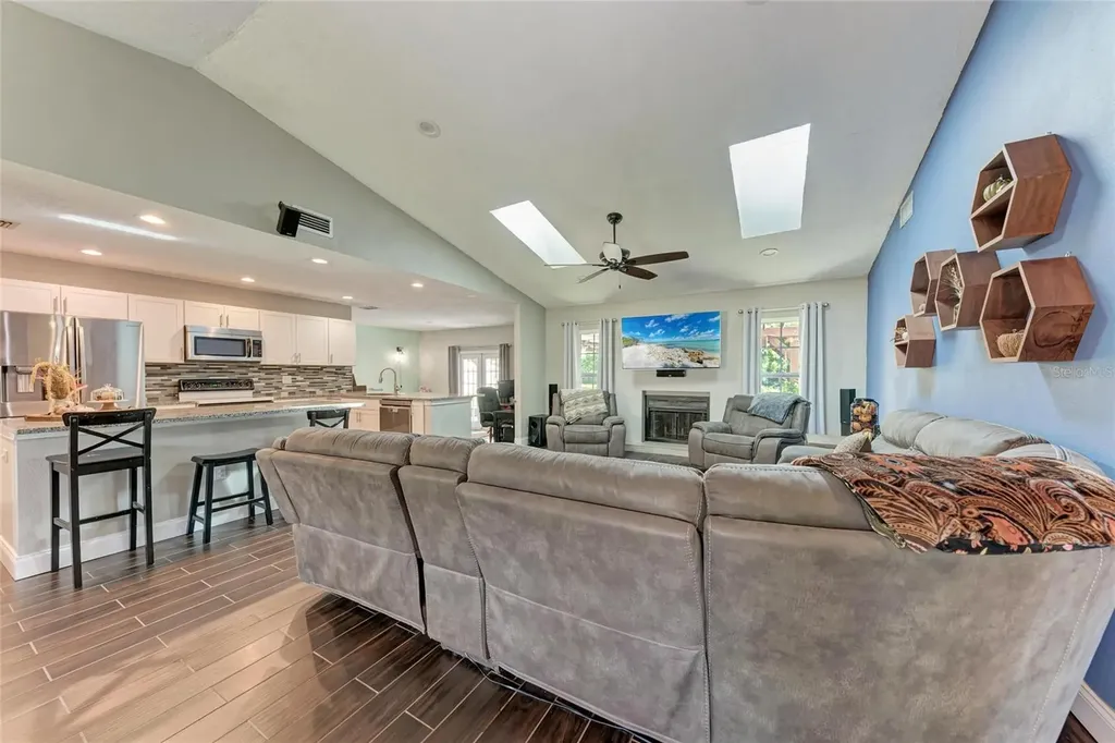 1821 Racimo Drive Sarasota FL 34240