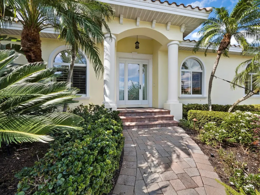 573 Spinnaker Lane Longboat Key FL 34228