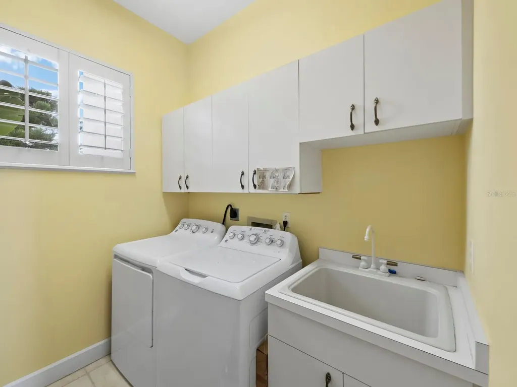 573 Spinnaker Lane Longboat Key FL 34228