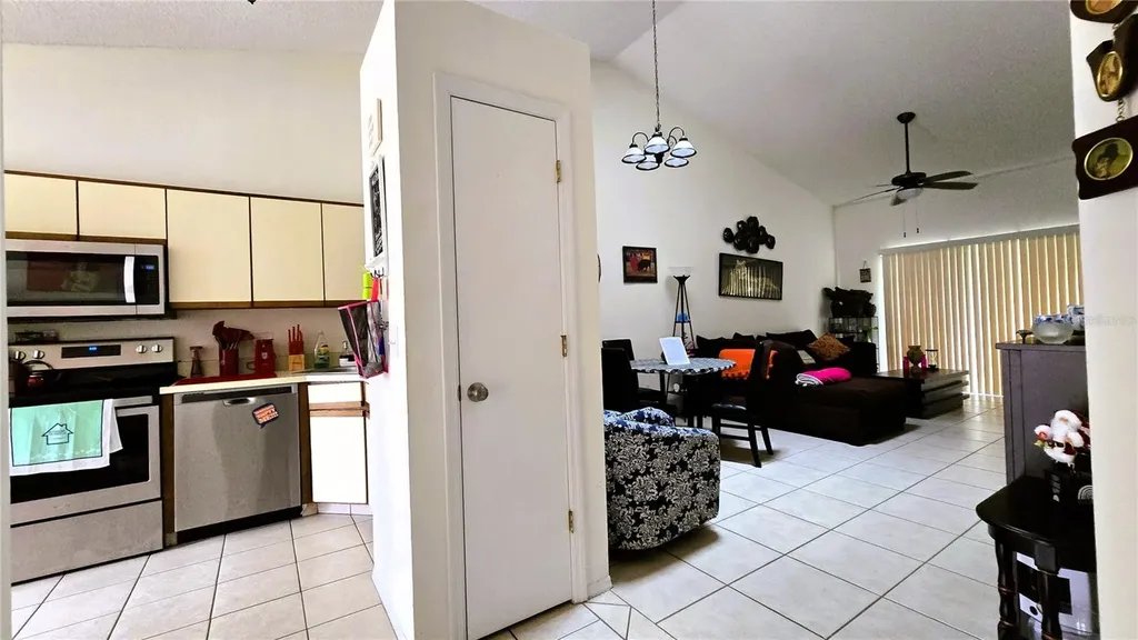 149 Lakepointe Circle Kissimmee FL 34743