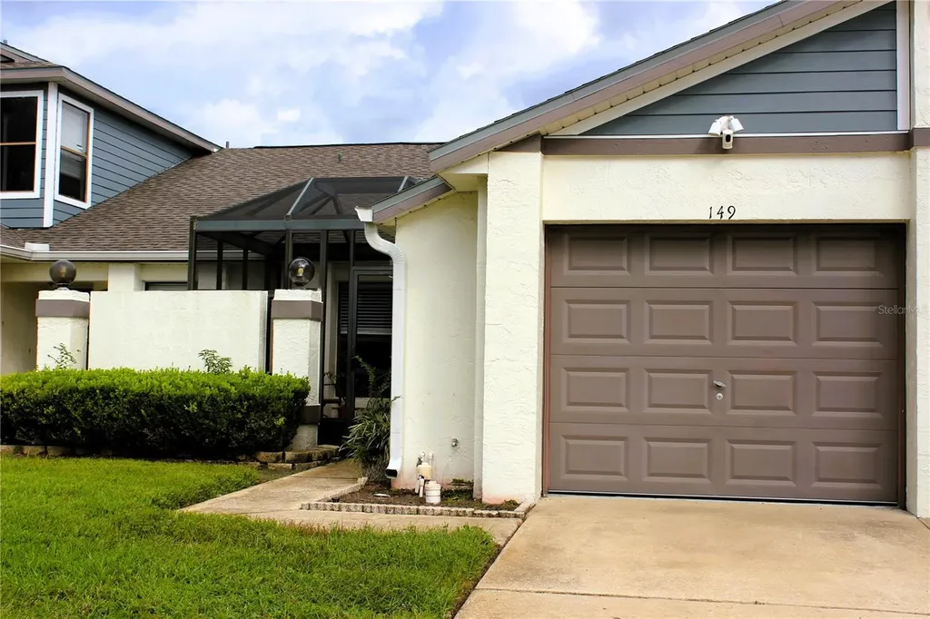 149 Lakepointe Circle Kissimmee FL 34743
