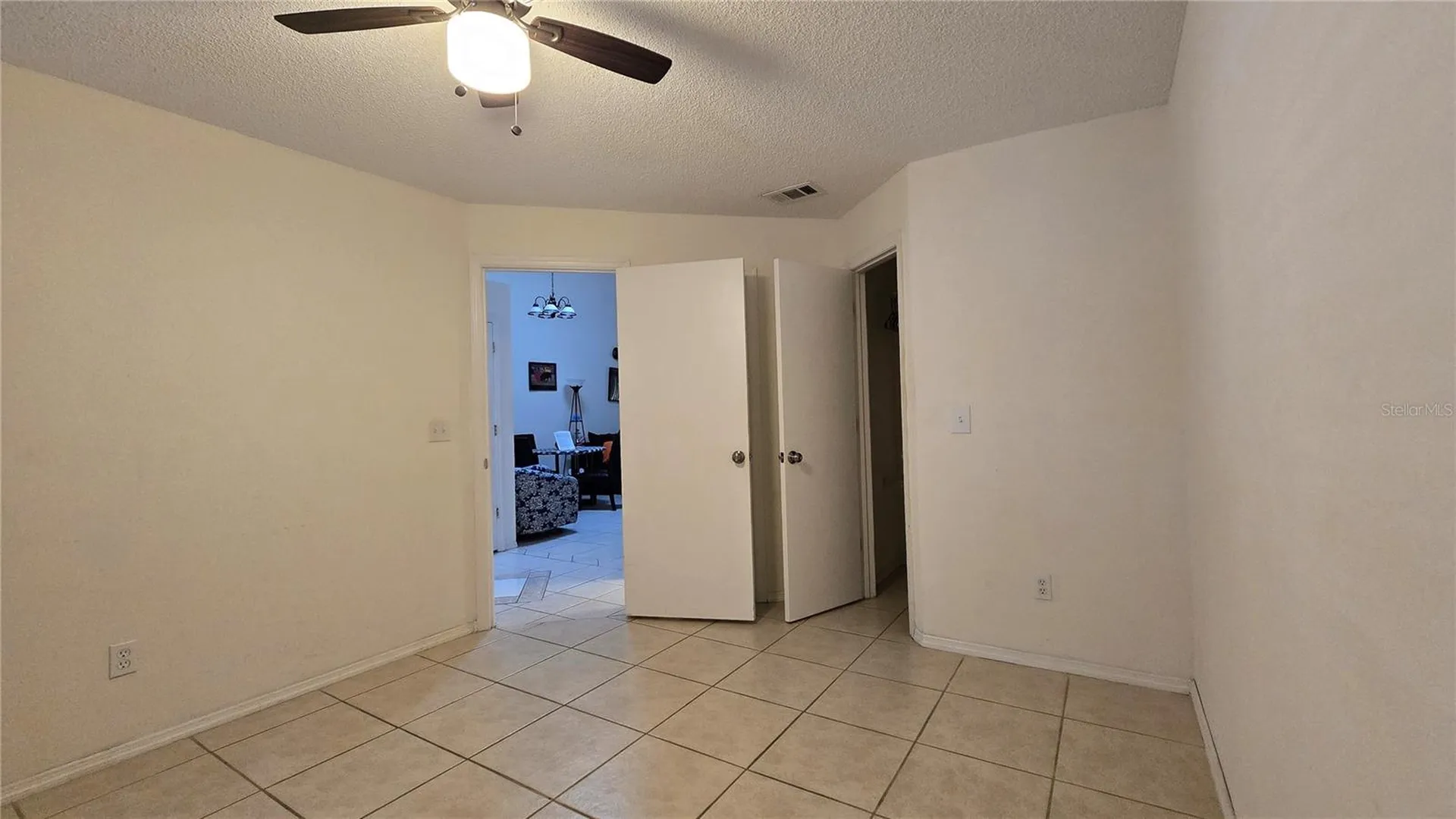 149 Lakepointe Circle Kissimmee FL 34743
