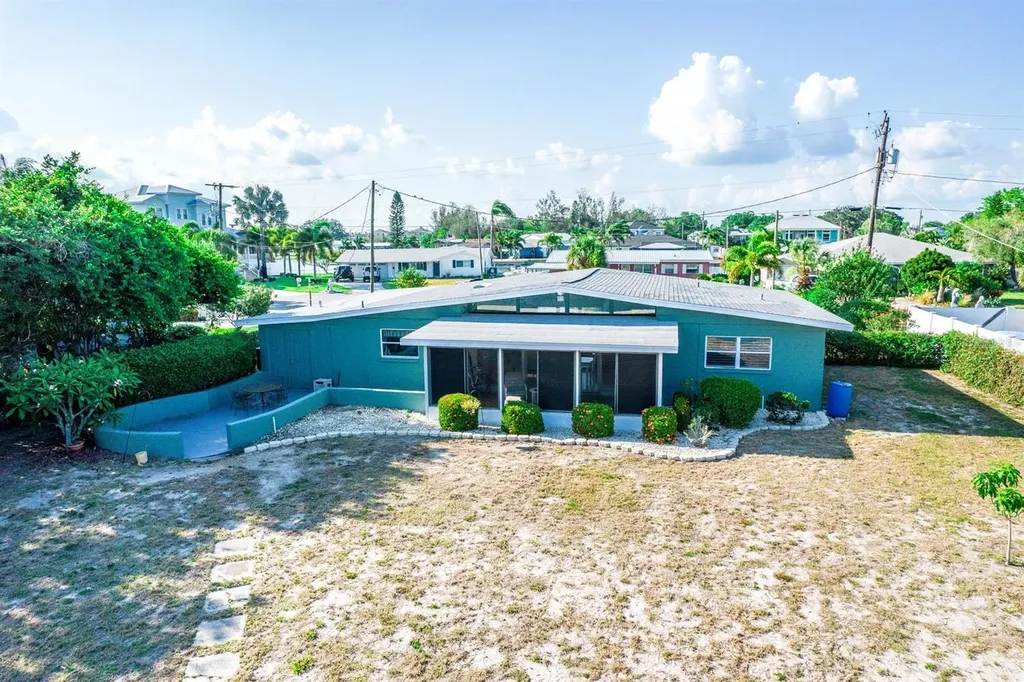 828 Blue Heron Boulevard Ruskin FL 33570