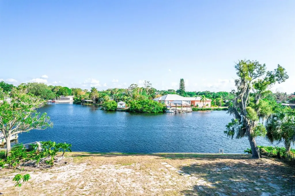 828 Blue Heron Boulevard Ruskin FL 33570