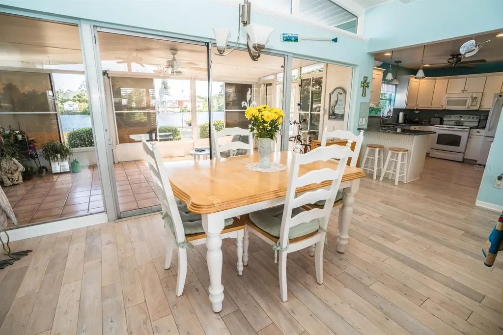 828 Blue Heron Boulevard Ruskin FL 33570