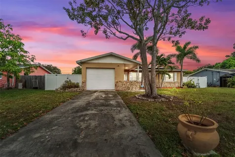 8593 Lantana Drive Seminole FL 33777