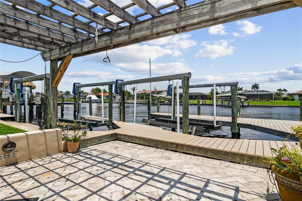 2019 SE 28th Terrace Cape Coral FL 33904