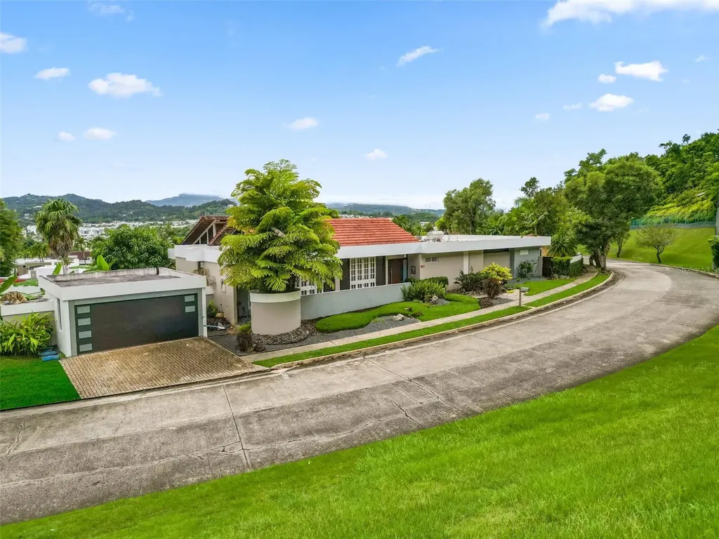 201 Rey Gustavo, La Villa De Torrimar Guaynabo PR 00969