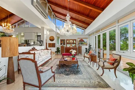 201 Rey Gustavo, La Villa De Torrimar Guaynabo PR 00969
