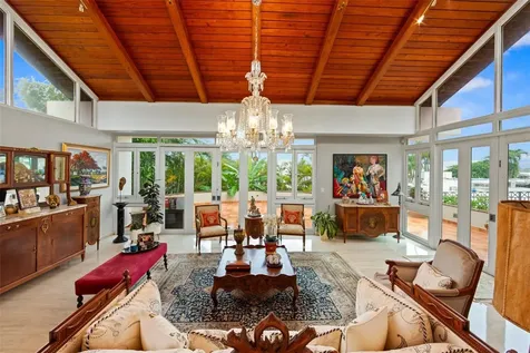201 Rey Gustavo, La Villa De Torrimar Guaynabo PR 00969