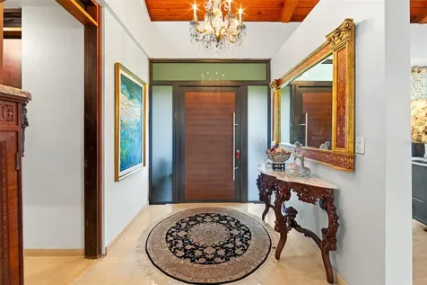 201 Rey Gustavo, La Villa De Torrimar Guaynabo PR 00969