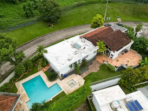 201 Rey Gustavo, La Villa De Torrimar Guaynabo PR 00969