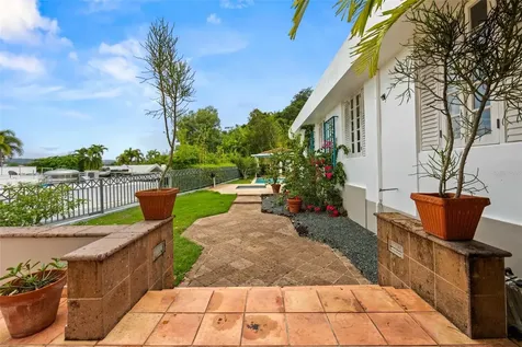 201 Rey Gustavo, La Villa De Torrimar Guaynabo PR 00969