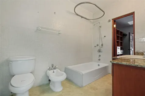 10 Calle Sol Old San Juan PR 00901