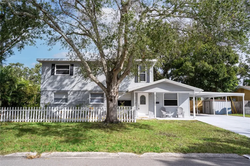 7991 24th Avenue N St Petersburg FL 33710