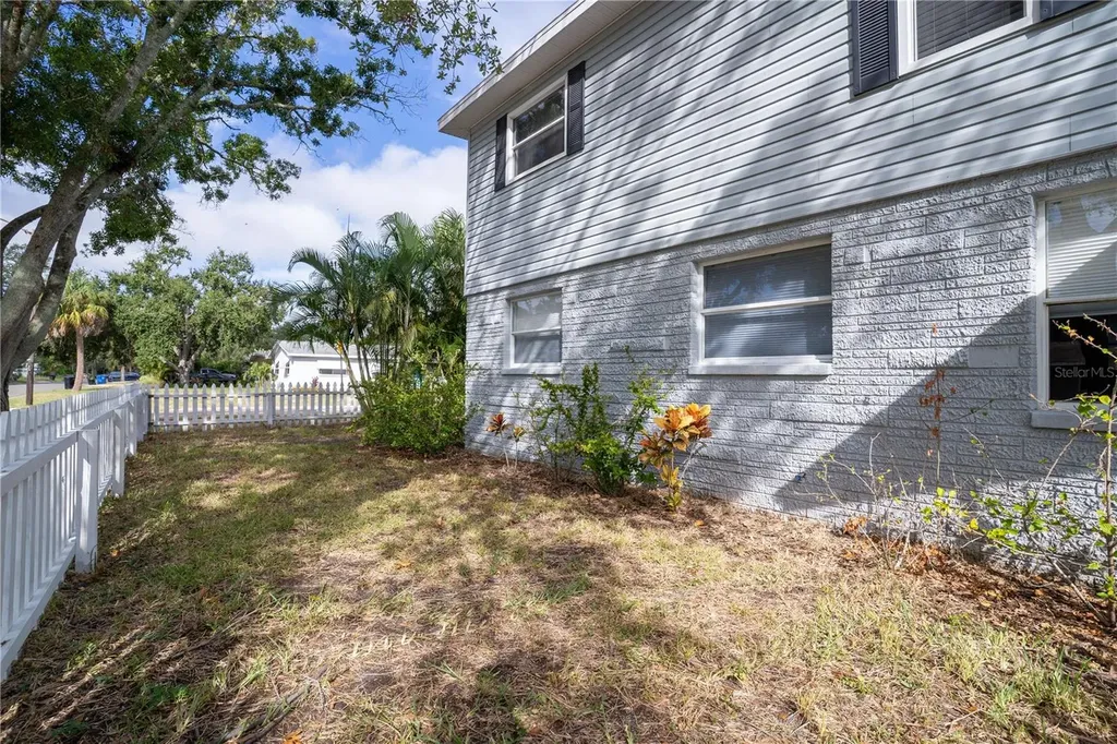 7991 24th Avenue N St Petersburg FL 33710