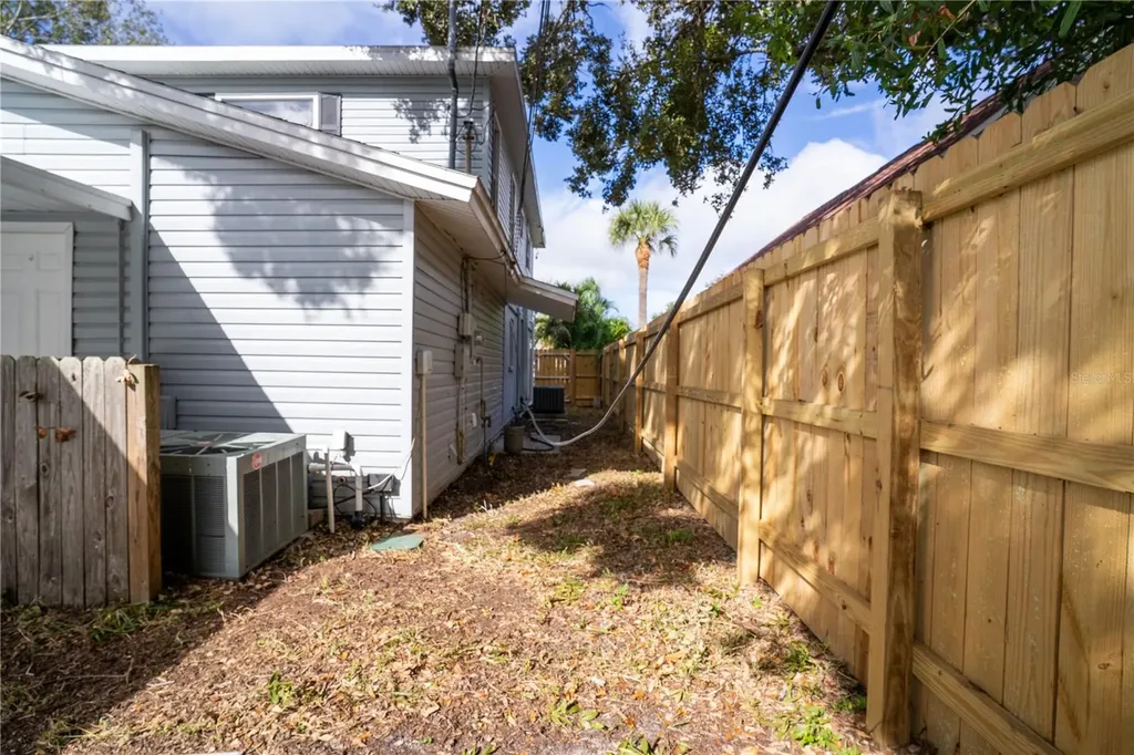 7991 24th Avenue N St Petersburg FL 33710