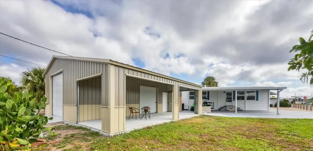2209 Iowa Avenue Bradenton FL 34207