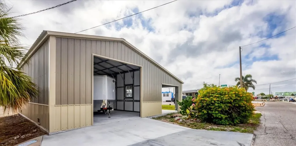2209 Iowa Avenue Bradenton FL 34207