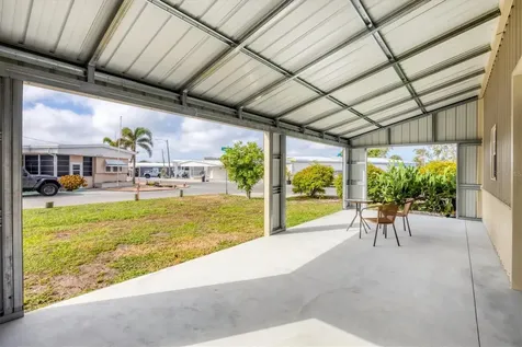 2209 Iowa Avenue Bradenton FL 34207