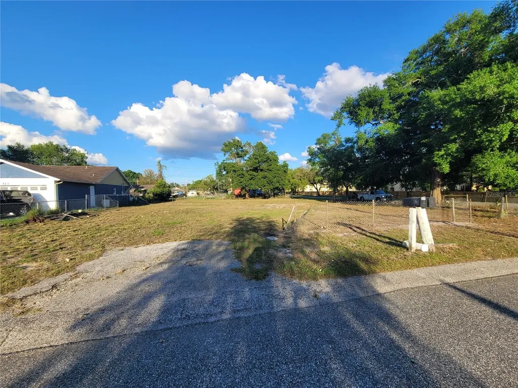525 S Buena Vista Avenue Orlando FL 32835