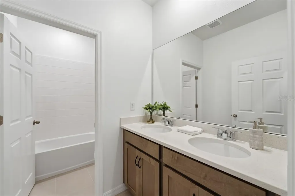 24542 Hodges Reserve Avenue Howey In The Hills FL 34737