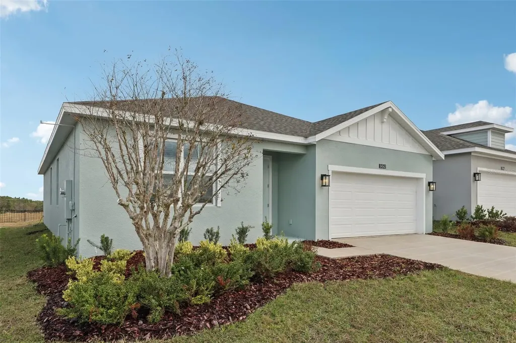 24542 Hodges Reserve Avenue Howey In The Hills FL 34737