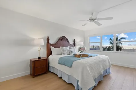 255 The Esplanade N Venice FL 34285