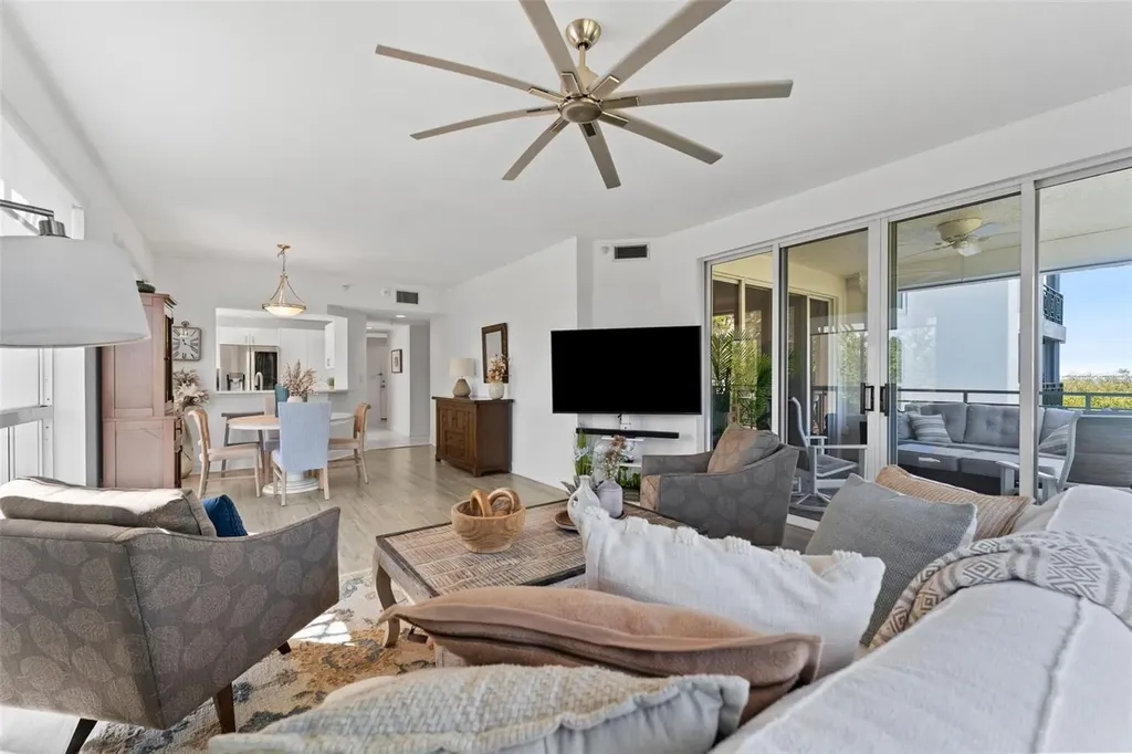 4750 Dolphin Cay Lane S St Petersburg FL 33711