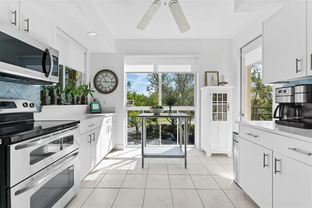 4750 Dolphin Cay Lane S St Petersburg FL 33711