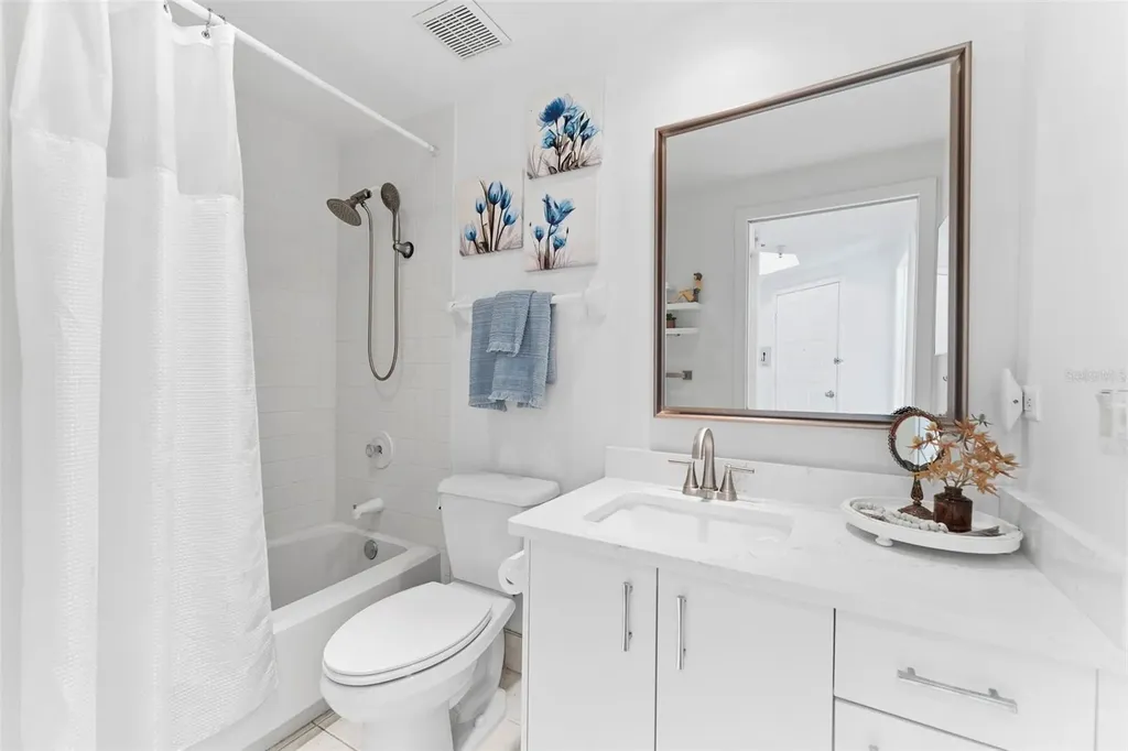 4750 Dolphin Cay Lane S St Petersburg FL 33711