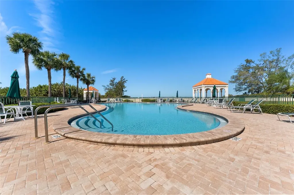 4750 Dolphin Cay Lane S St Petersburg FL 33711