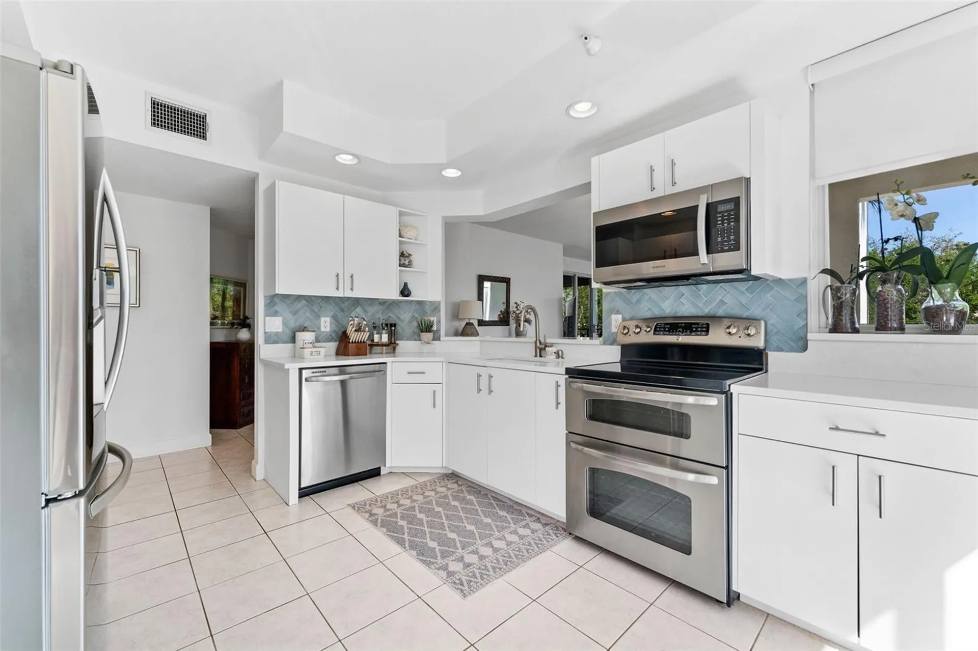 4750 Dolphin Cay Lane S St Petersburg FL 33711