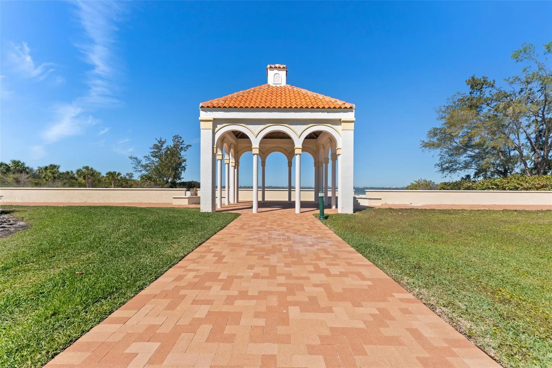 4750 Dolphin Cay Lane S St Petersburg FL 33711