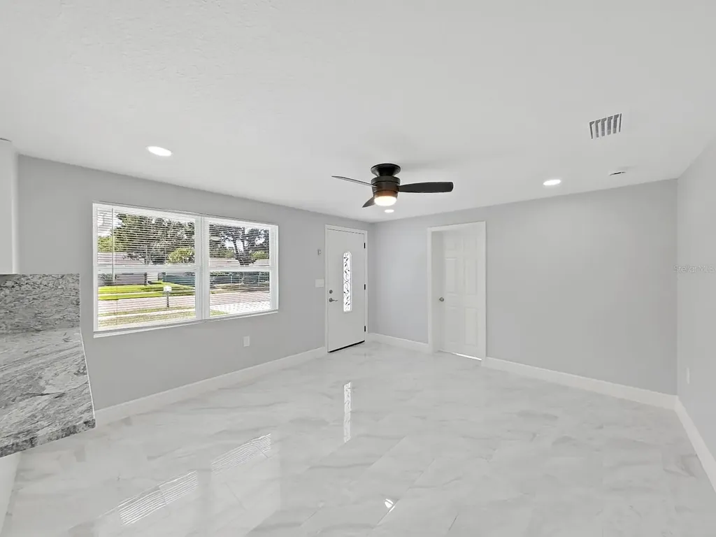 8721 N River Forest Circle Tampa FL 33604