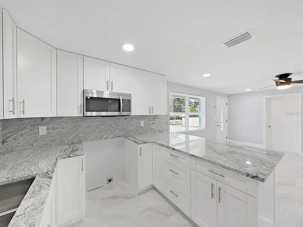 8721 N River Forest Circle Tampa FL 33604