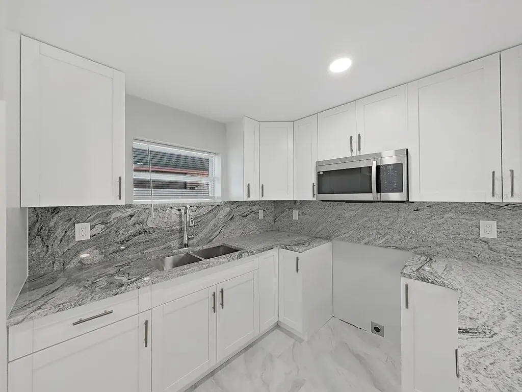8721 N River Forest Circle Tampa FL 33604