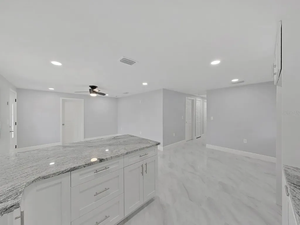 8721 N River Forest Circle Tampa FL 33604