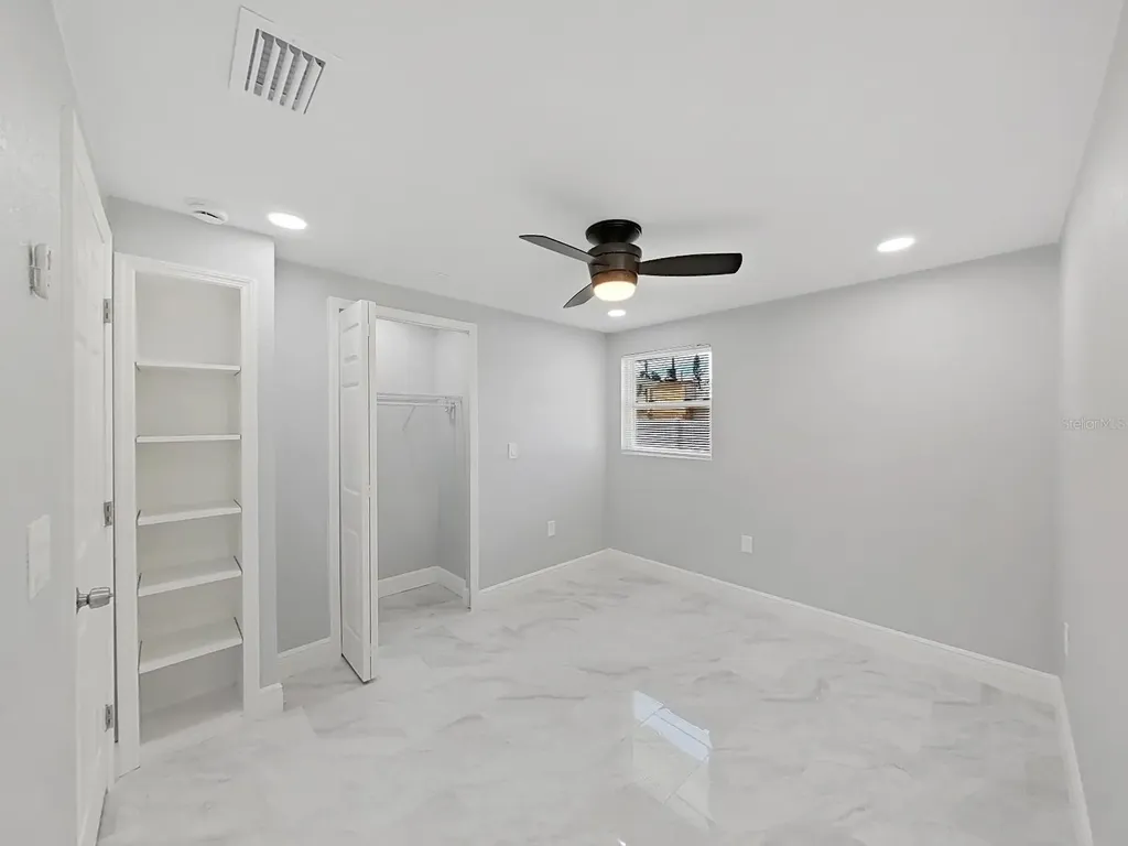 8721 N River Forest Circle Tampa FL 33604