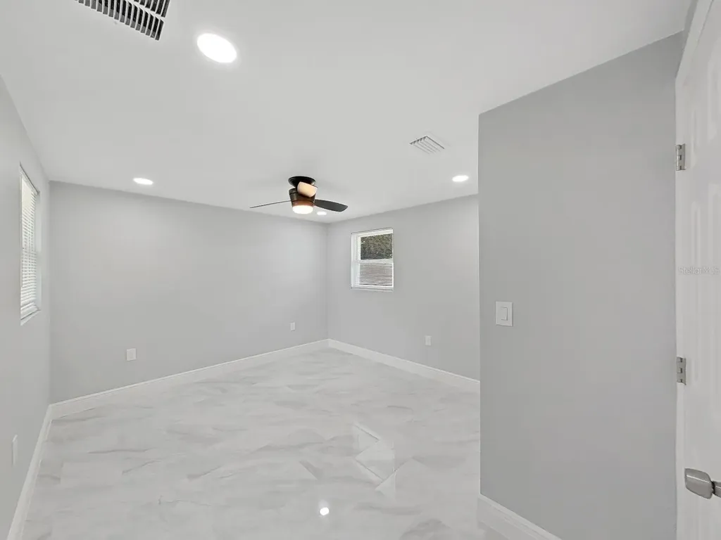 8721 N River Forest Circle Tampa FL 33604